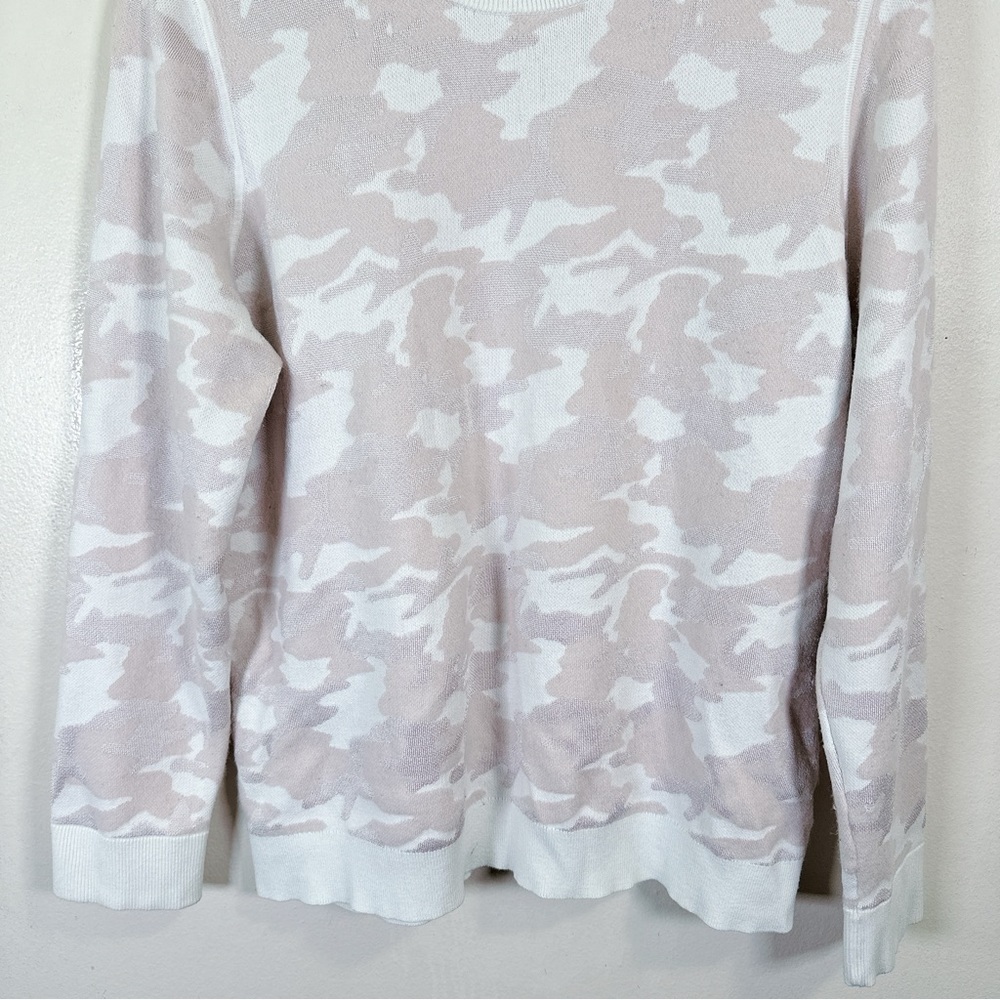 Banana Republic Camo-Print Jacquard Crew Neck Wool Sweater - Picture 7 of 16